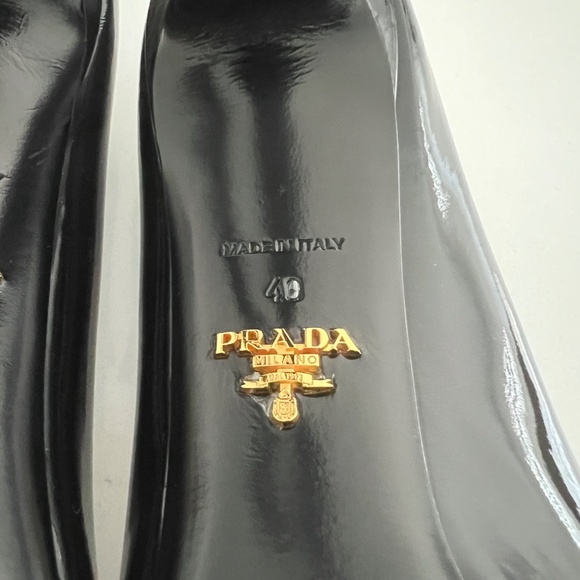 PRADA Black Pointy Toe Patent Leather Heels Shoes Pumps Work Evening - Picture 11 of 12